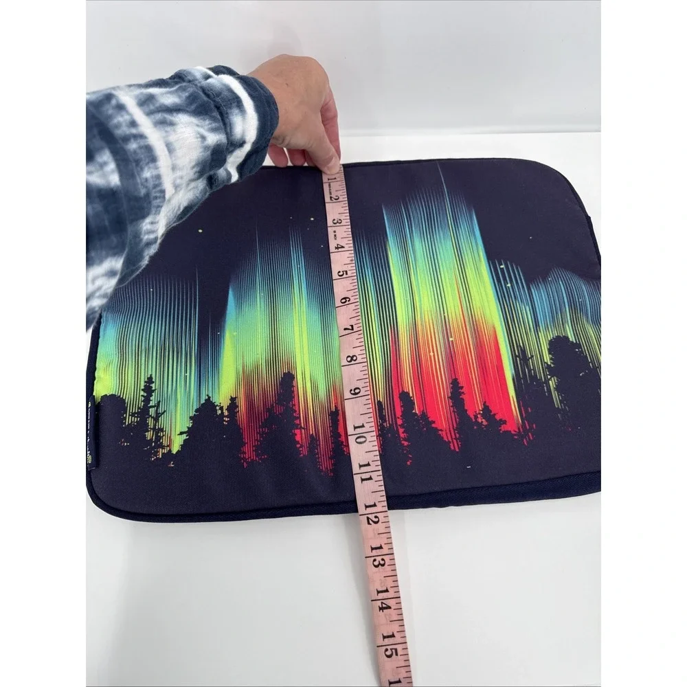 Griffin & Threadless Electric Sky Aurora Borealis Laptop Sleeve NEW‎ Large 16
